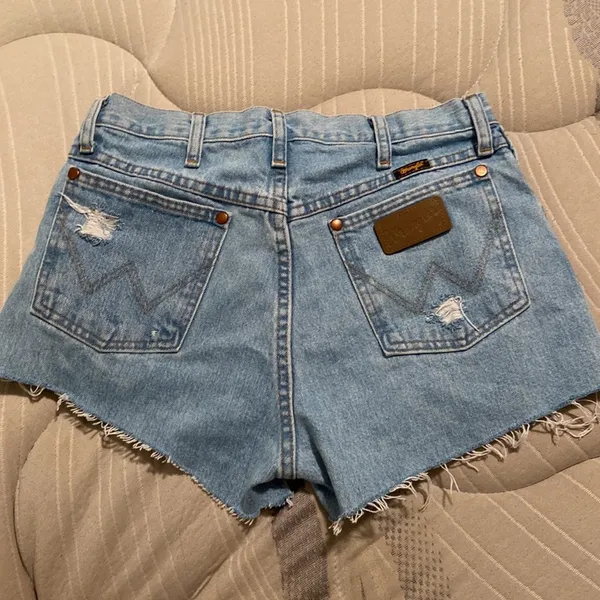Wrangler Light Blue Cut Off Jean Shorts 31 - Image 2