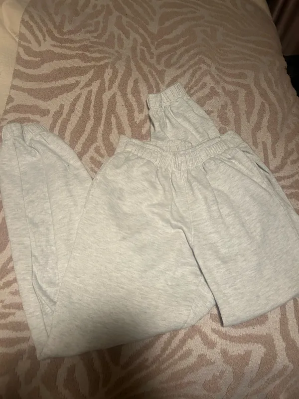 jo&co Grey sweatpants - Image 3