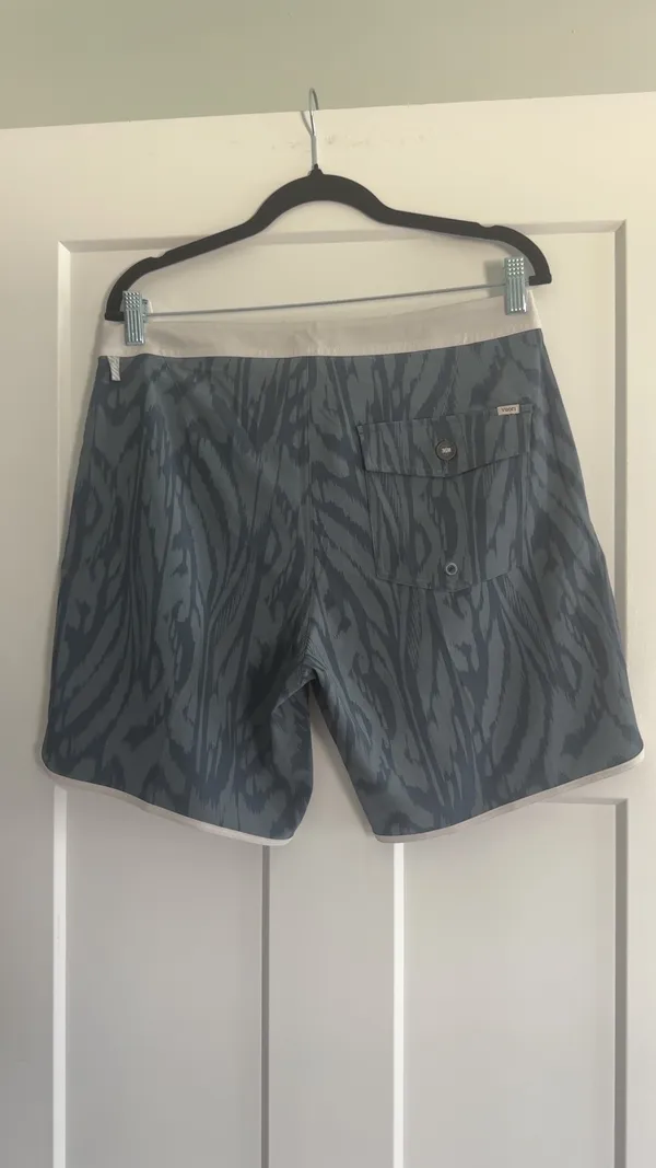 Vuori Size 30 Cruise 7” Board Shorts in Deep Sea Blue - Image 3