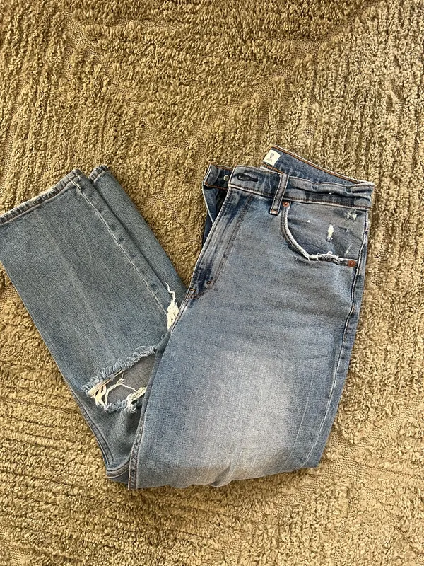 Abercrombie and Fitch Ultra High Rise Ankle Straight - Image 3