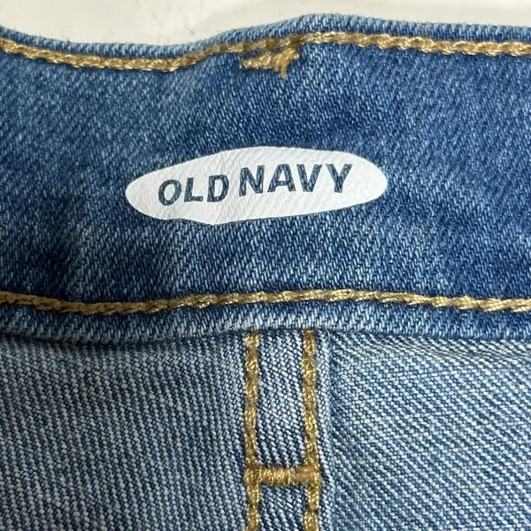 Old Navy Womens Size 14 Medium Wash Cuffed Denim‎ Jean Shorts 3 Inch Inseam - Image 3