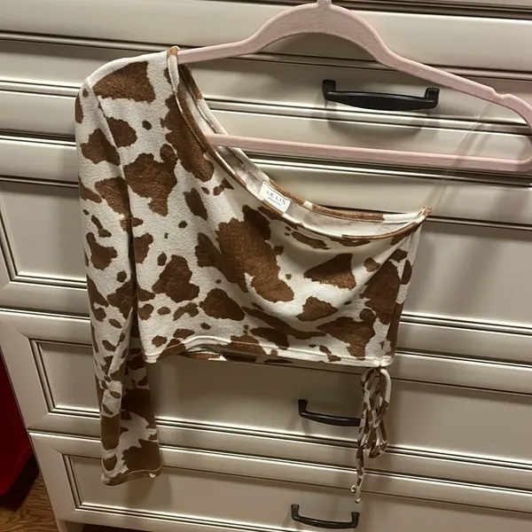 Dry Goods Cow print top - Image 2