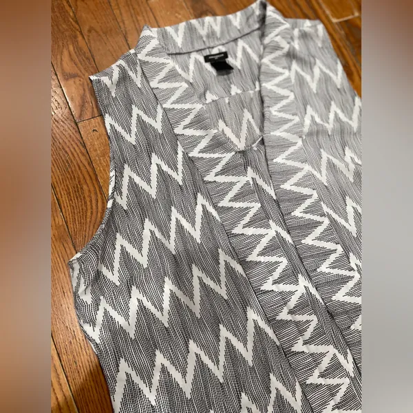 Ann Taylor Black and White Zigzag Blouse - Image 2