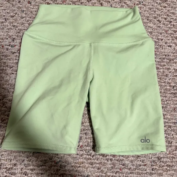 ALO Yoga Green Bike Shorts High-Rise Performance- Size XS - Image 5