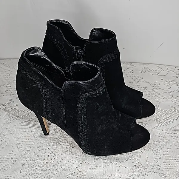 Vince Camuto Abesta leather peep toe heeled ankle bootie boots sz 8 - Image 2