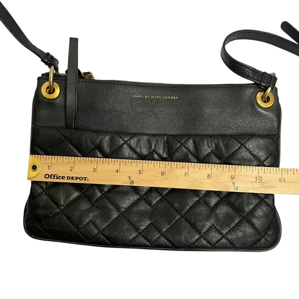 Marc by Marc Jacobs Tread Lightly Quilted Textured Leather Shoulder Bag - Image 10
