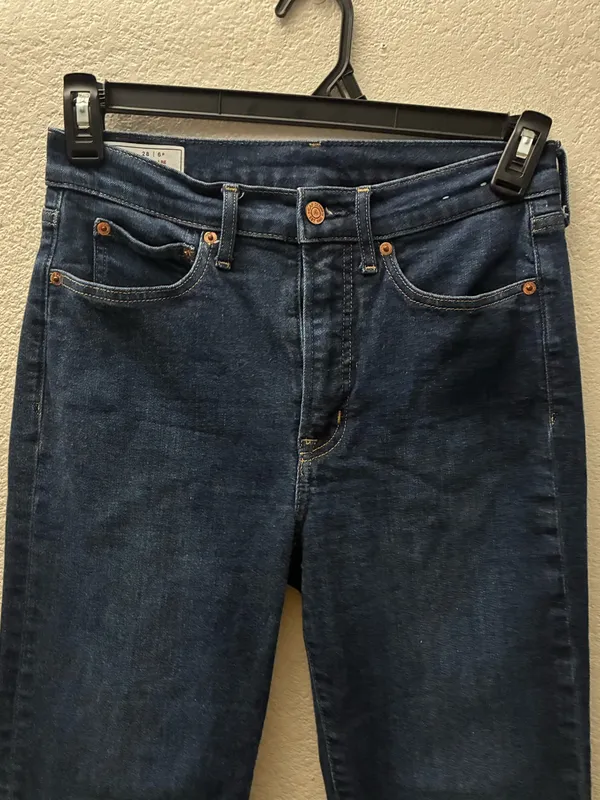 GAP 70's High Rise Flare Jeans in Dark Wash 28 - Image 8