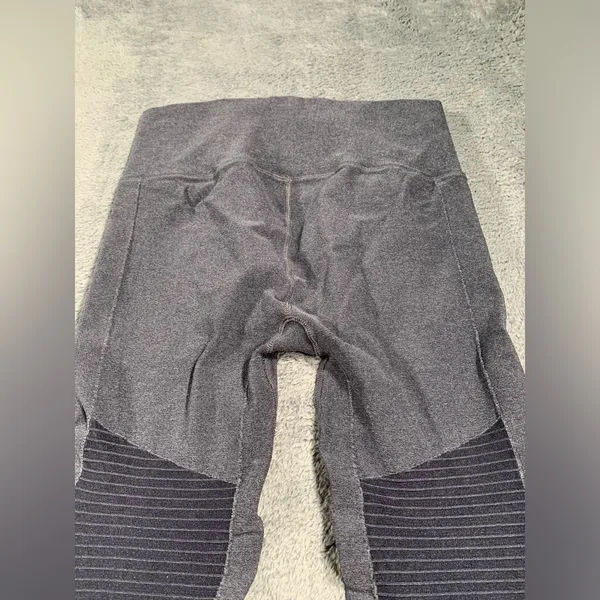 Alo yoga Gray Leggings SAMPLE large - Image 5