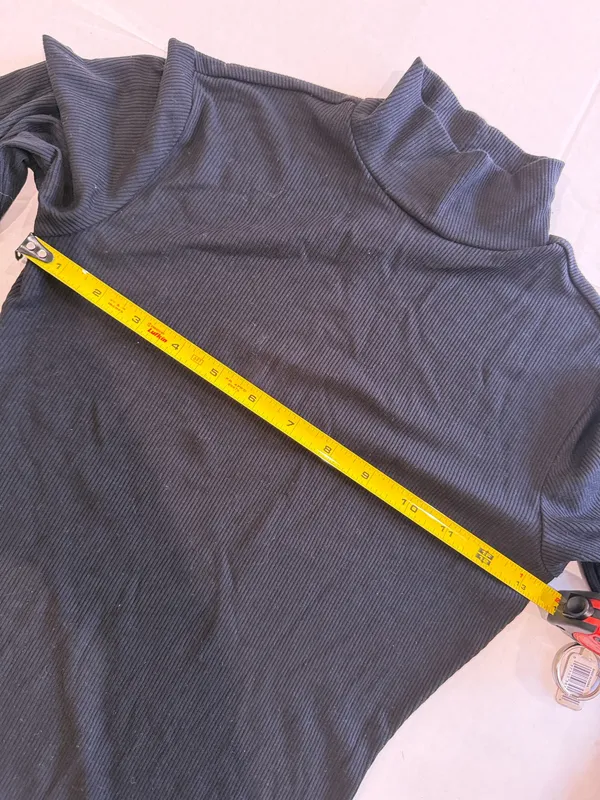 Skims fits everybody turtleneck top  small - Image 5