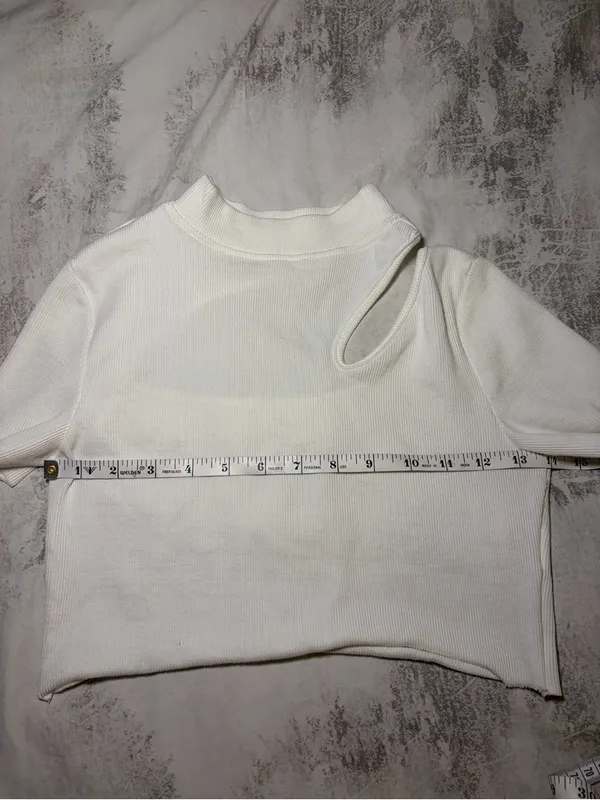 SOLADO White Ribbed Cutout Mock Neck Crop Top Size M - Image 6