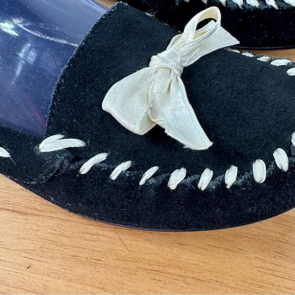 Banana Republic Suede Moccasin Shoes Cream Bow‎ Black 7 Flats - Image 8