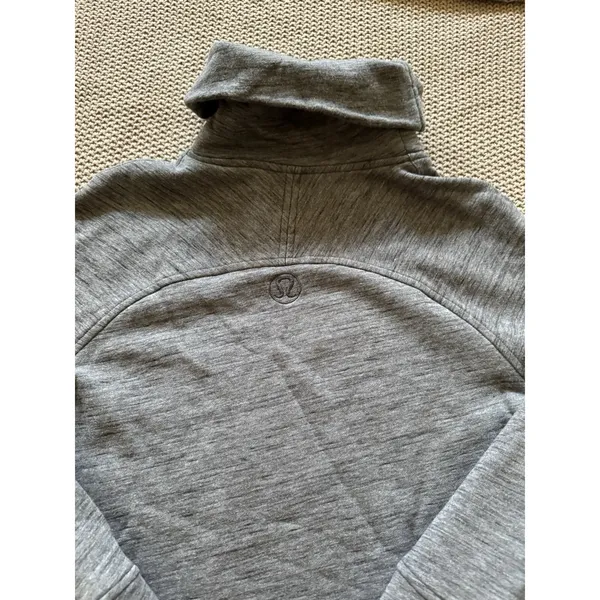 LULULEMON Women's Make a Move Funnel Neck Pullover Sweatshirt Gray Size 6 - Image 3