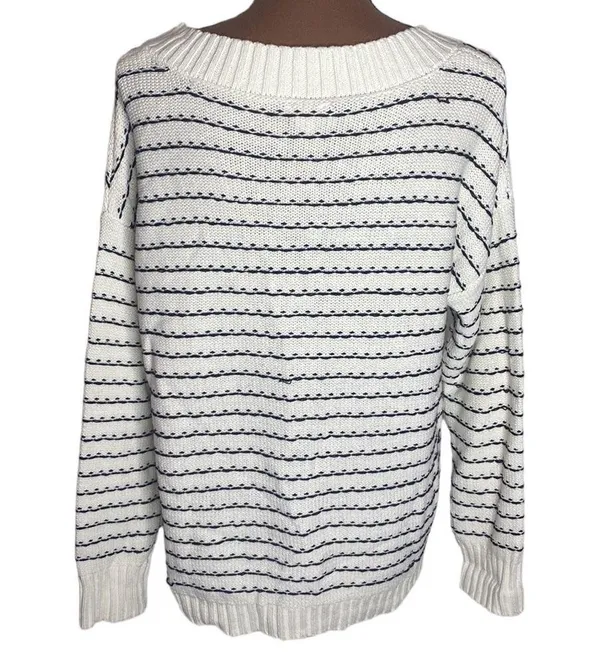 Westport Dressbarn chunky knit v-neck stitch detailed oversized sweater size XL - Image 2