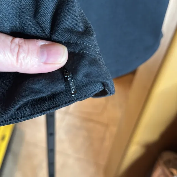 Columbia Black Mini Skirt XS Side Zip Pockets Athleisure Outdoor - Image 9