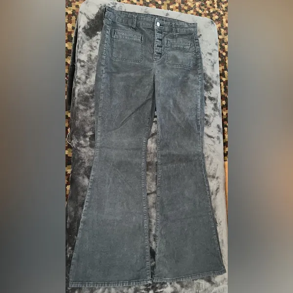 American Eagle Stretch Corduroy Super High-Waisted Flare Pant in Night Time Navy - Image 6