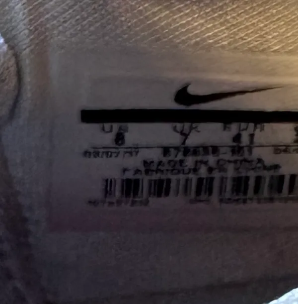 Used women’s Nike ZOOM 8 - Image 7