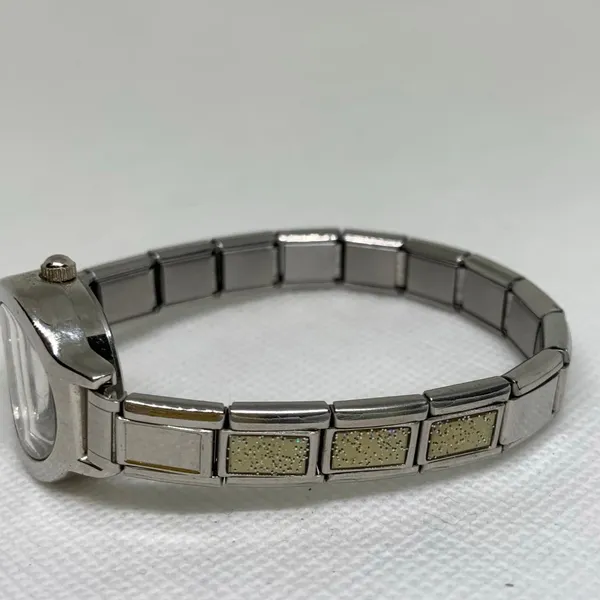 Women’s quartz analog watch 22mm round case stretch band size 6.5” running - Image 2