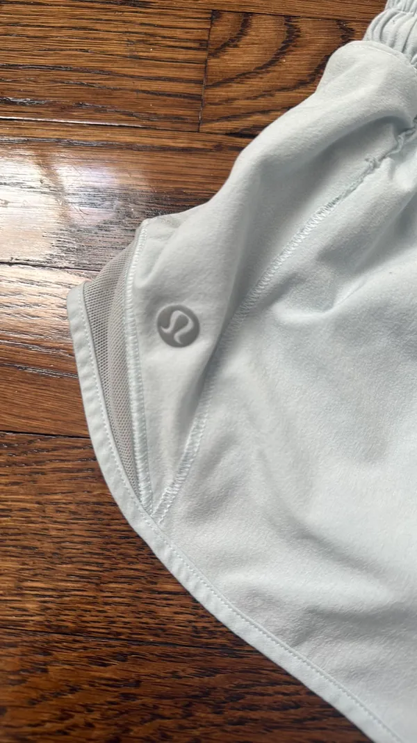 Lululemon Hotty Hot Shorts 2.5 - Image 3