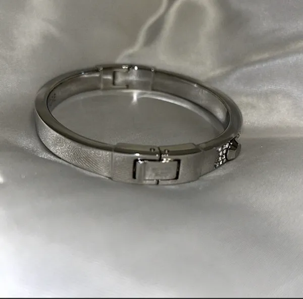 Michael Kors NWOT Silver-Tone Astor Stud Bracelet - Image 6