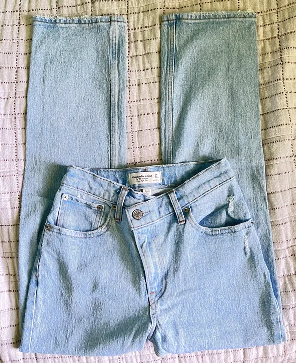 Abercrombie Curve Love 90s Straight Jeans - Image 2
