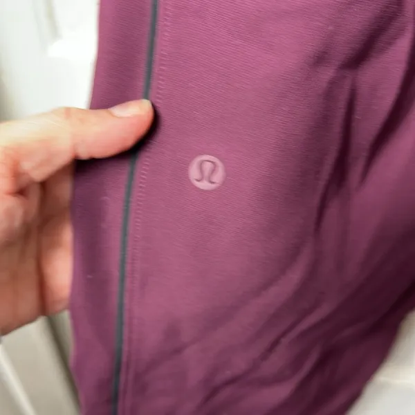 Lululemon On the Right Track Relaxed fit Pant Burgandy/ Wine size 10. - Image 8