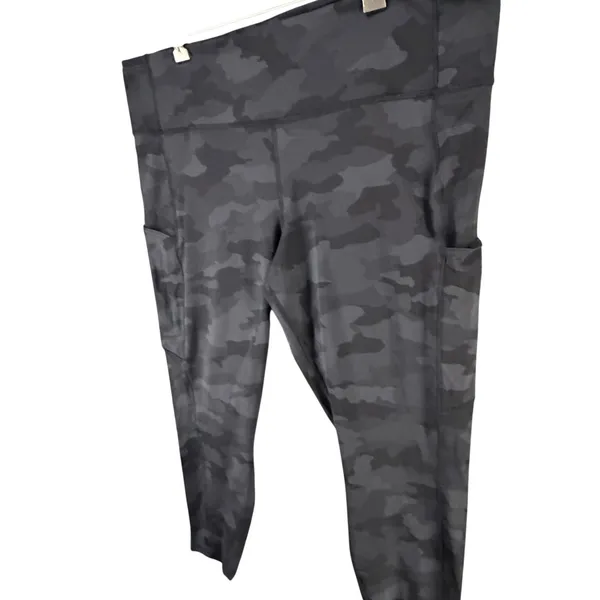 Lululemon Fast & Free High‎ Rise Tight II 20 Black Camo 25" Non Reflective Nulux - Image 4