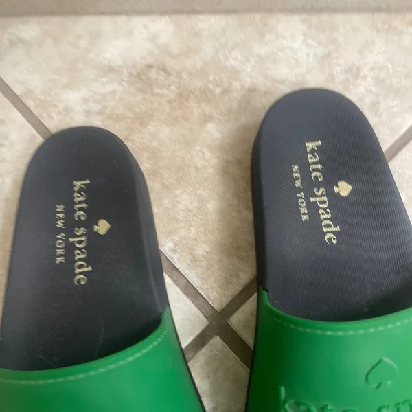 Kate Spade New York Sunny Green Black Logo Slide Sandals Womens Size 6B euc - Image 3