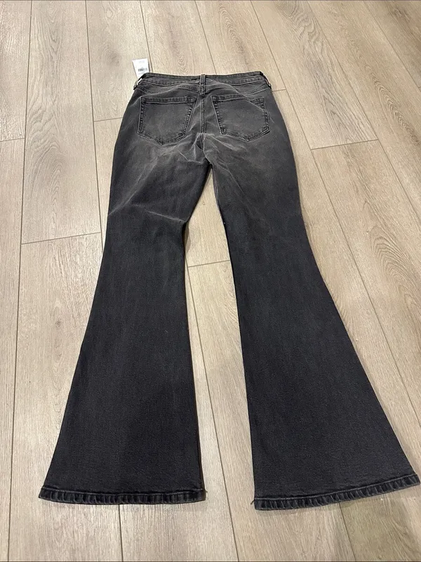 Hollister High Rise Black Flare Jeans with embellishments and embroidery size 4 - Image 4