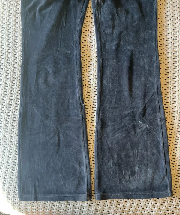 Aritzia TNA Velvet Flare Leggings - Image 4