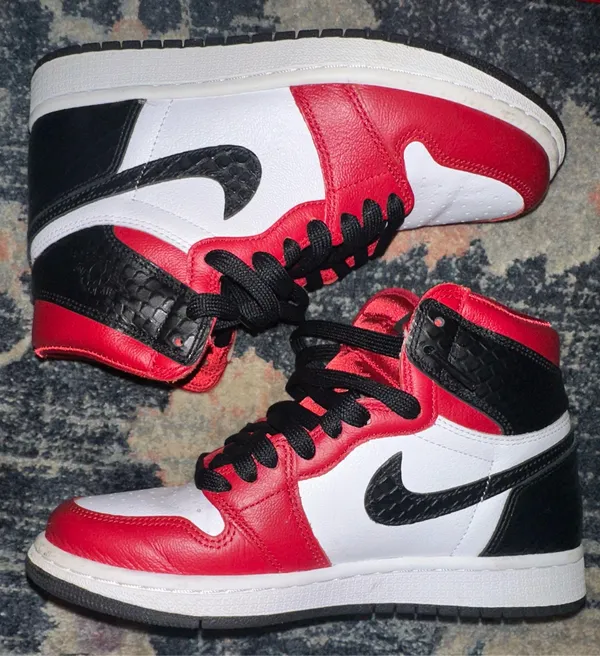 Jordan 1 high Chicago snake skin - Image 3