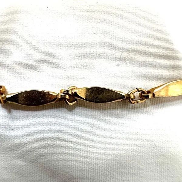 Gold tone and green teardrop beaded necklace - Image 5