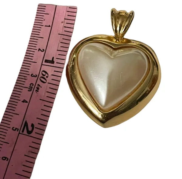 Vintage Pearl Heart Pendant - Image 4