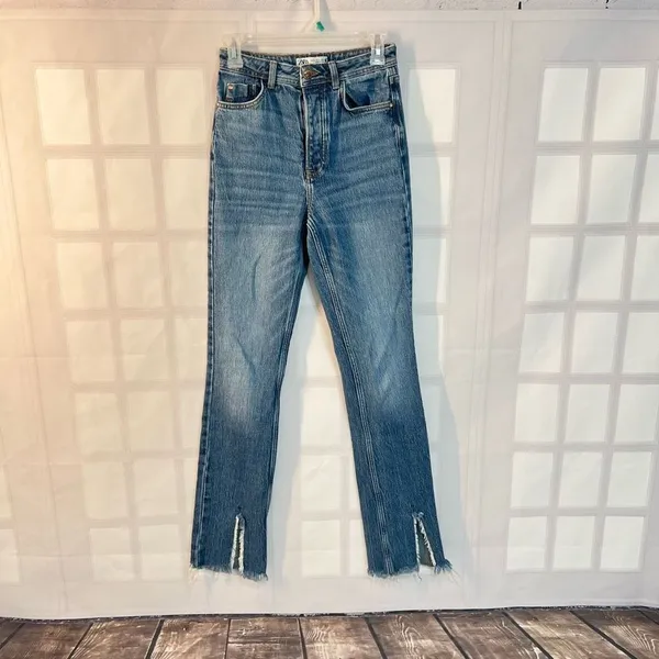Zara high waisted button fly slit leg frayed hem size 2 - Image 3