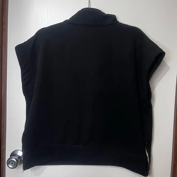 Entro Classic Black Knit Top - Image 4