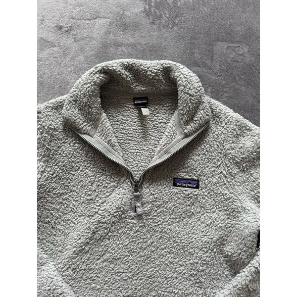 Patagonia Women's Grey Half Zip Jacket Coat Fuzzy Sherpa Size Medium‎ - Image 2