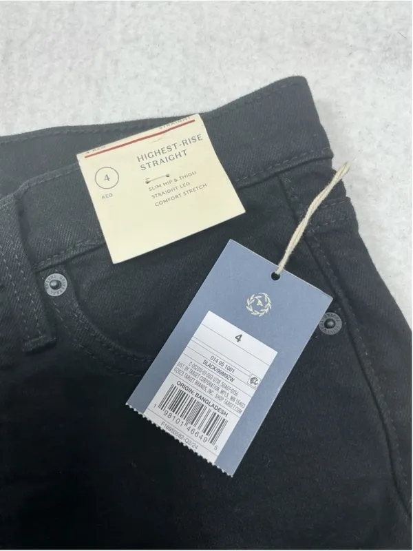 Universal Threads Womans NWT Straight High Rise Black Jeans Size 4 - Image 3