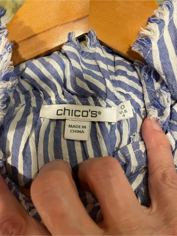 Cute Chicos classic ruffle raw collar button front blouse breezy poet - Image 2