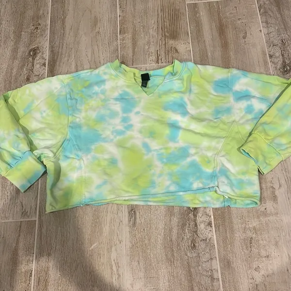 Blue and Green Cropped Tie Dye Wild Fable Sweatshirt Size XL - Image 2