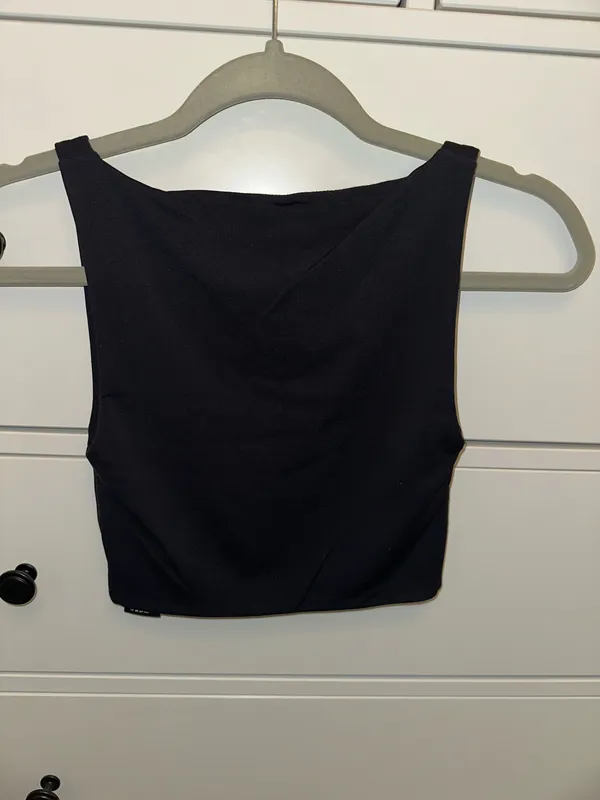 Aritzia Scoop Neck Contour Tank - Image 2