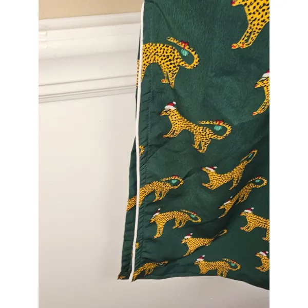 Bouffants & Broken Hearts‎ Womens Green Santa Leopard Print Pajamas Small - Image 4
