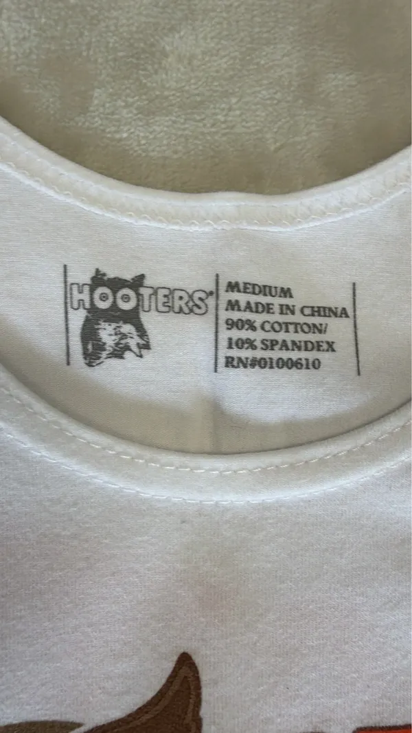 HOOTERS Tank Top Women's White - Image 3