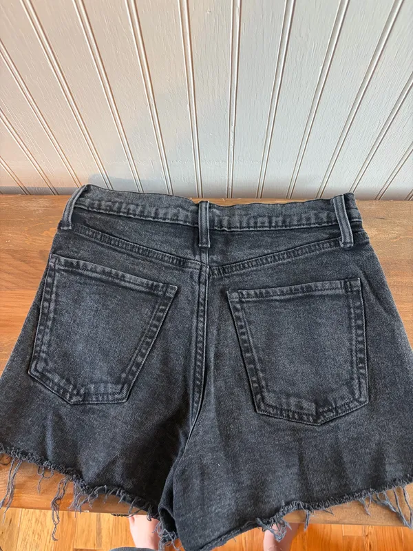 Old Navy Shorts - Image 2