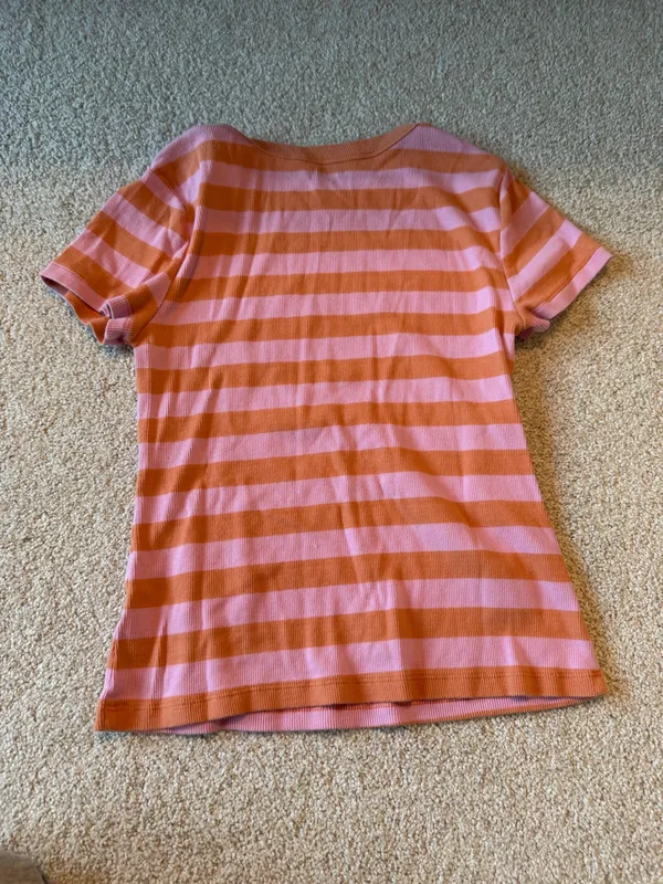 Old Navy Tee - Image 3