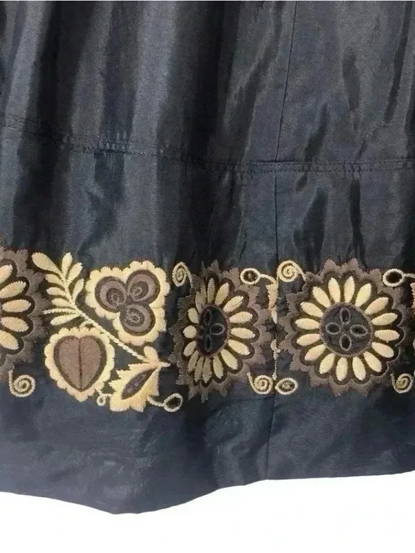 PURE DKNY Silk Pleated Midi Skirt Floral Embroidered Black Womens 6 - Image 6