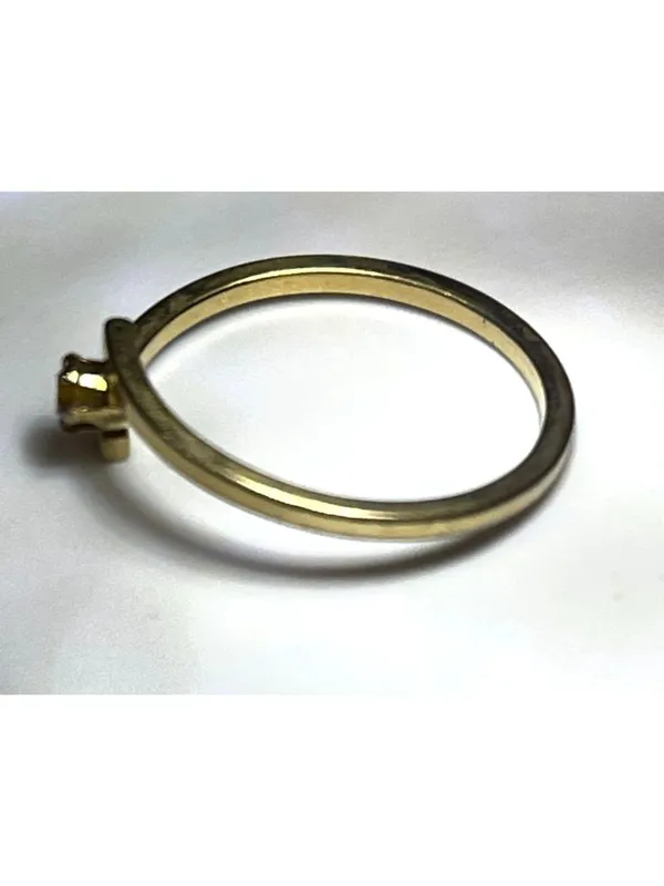 Vintage 70s Avon Gold Tone Yellow Lucite/Glass Open Bypass Ring Size 8 - Image 4