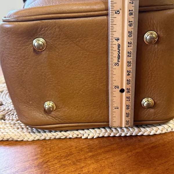 Vintage Dooney & Bourke Norwalk Leather Bucket Shoulder Bag Dark Tan / Lt Brown - Image 11