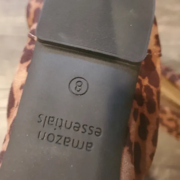 Amazon Essentials Leopard Print Ballet Flats - Image 2