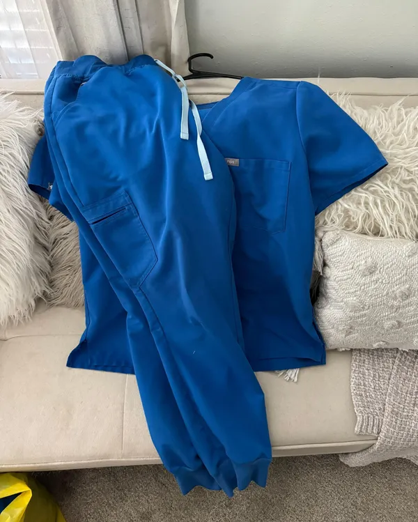 Scrubs Set - Image 2