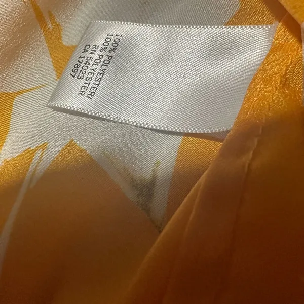 Banana Republic Yellow Floral Blouse - Image 5