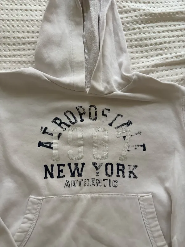 Aeropostale white hoodie size small so cute and comfy just trying to declutter There are 2 small holes on each arm as pictured - Image 2
